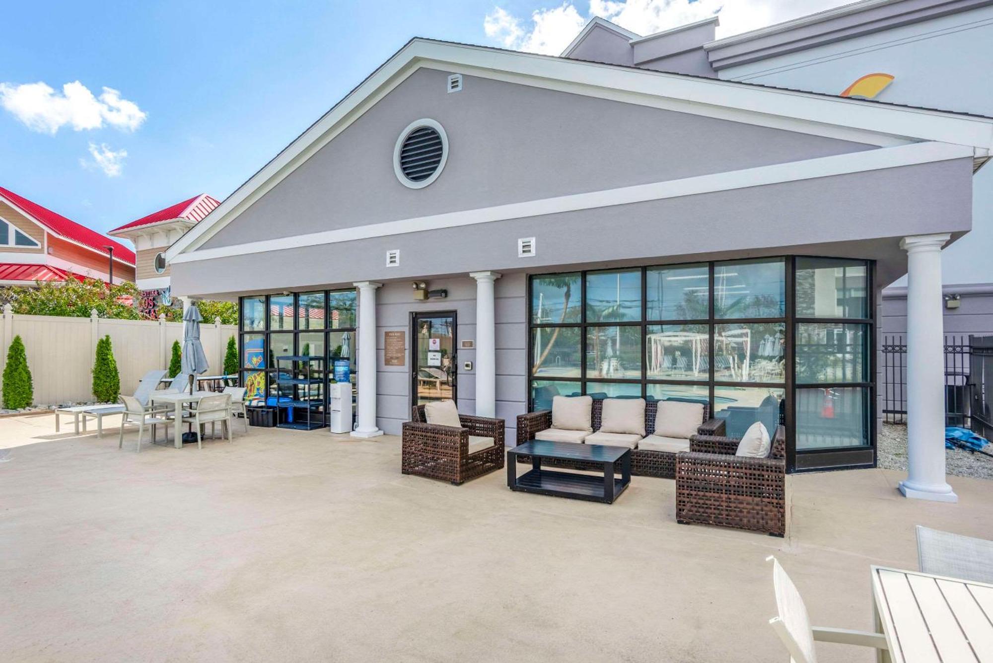 ホテル コンフォート スイーツ West Ocean City エクステリア 写真